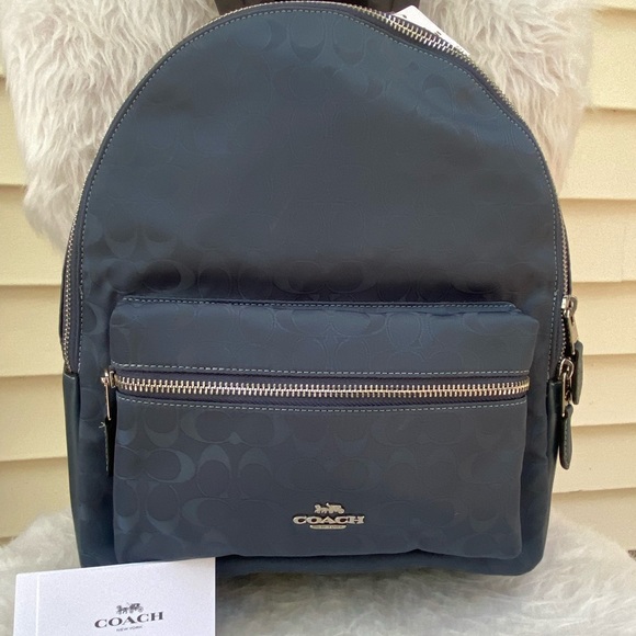 Guess 1981 backpack -small - Picture 6 of 6